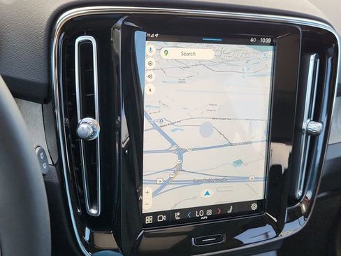 New 2025 Volvo XC40 B5 Core w/ Climate Package image 20