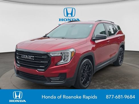 Used 2024 GMC Terrain SLE w/ Elevation Edition FWD image 1