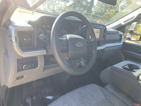 Used 2025 Ford F250 XLT image 22