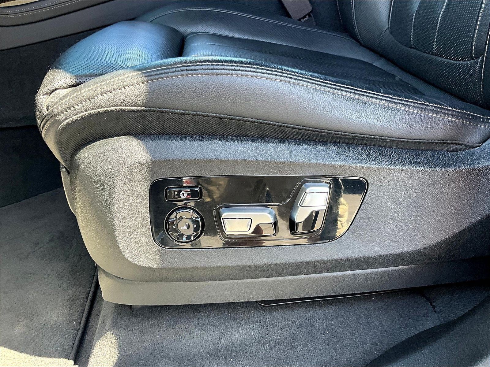 Used 2019 BMW X7 xDrive40i w/ Premium Package AWD/4WD image 39