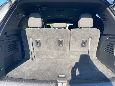 Used 2025 Chevrolet Traverse LT image 16