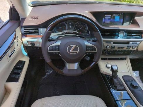 Used 2018 Lexus ES 350 w/ Premier Package image 14