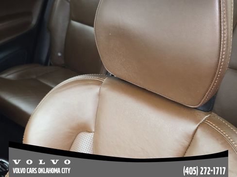 Certified 2023 Volvo XC90 B6 Ultimate w/ Protection Package Premier image 14