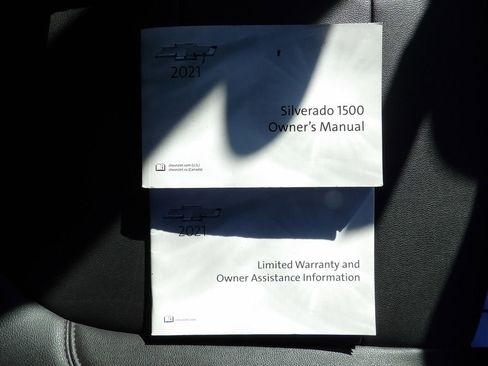 Used 2021 Chevrolet Silverado 1500 W/T w/ WT Value Package AWD/4WD image 32