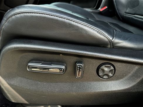 Used 2022 Honda CR-V EX-L image 12