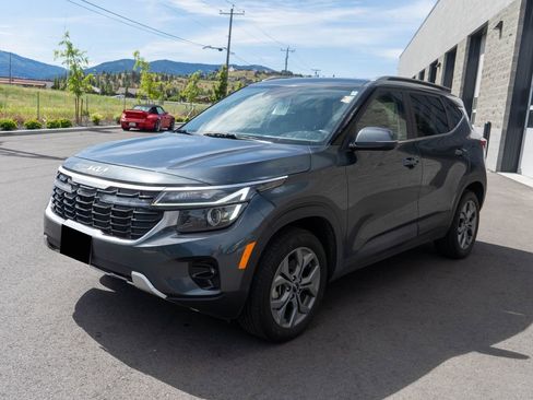 Used 2024 Kia Seltos S AWD/4WD image 3