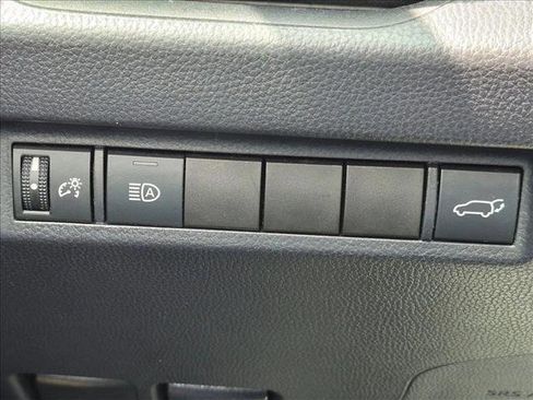 Used 2019 Toyota RAV4 XLE Premium FWD image 12