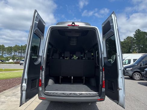 Used 2025 Mercedes-Benz Sprinter 2500 image 14