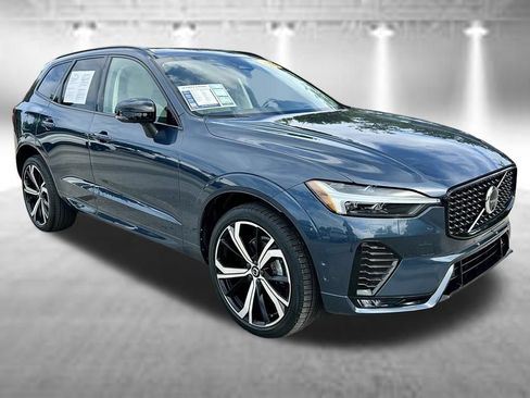 Used 2023 Volvo XC60 B5 Ultimate w/ Climate Package AWD/4WD image 3