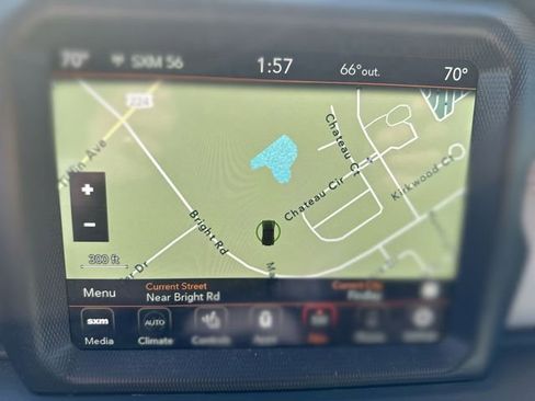 Used 2022 Jeep Wrangler Unlimited Sahara image 21