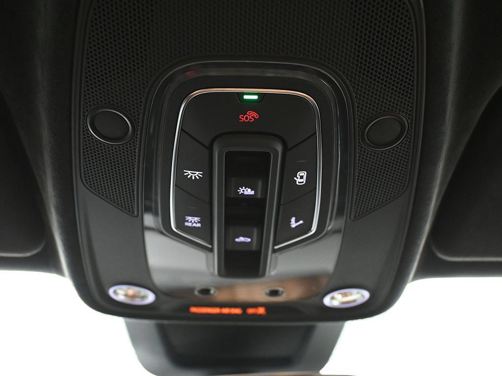 Used 2021 Lamborghini Urus AWD/4WD image 19