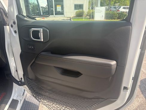 Used 2021 Jeep Wrangler Unlimited Sahara AWD/4WD image 34
