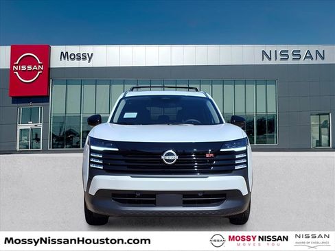 New 2026 Nissan Kicks SR w/ SR Premium Package image 4