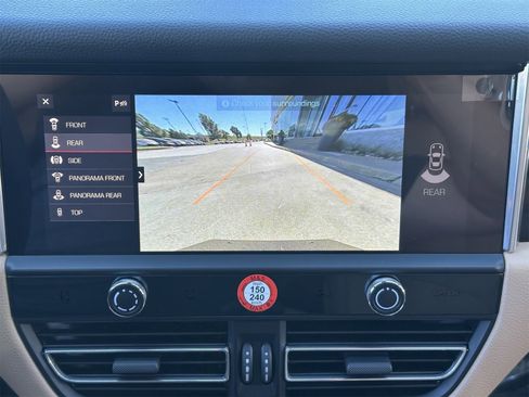 New 2026 Porsche Macan image 24