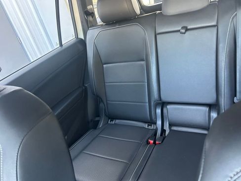 Used 2021 Volkswagen Tiguan SE R-Line image 12