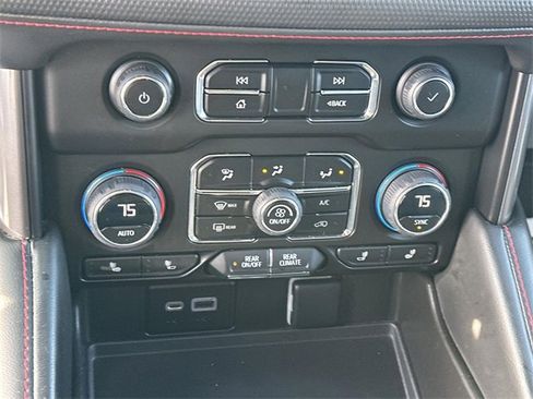 Used 2023 Chevrolet Suburban RST image 34