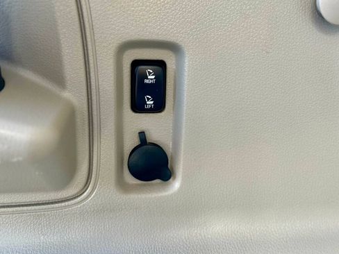 Used 2014 Lincoln MKX AWD w/ Equipment Group 102A image 9