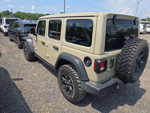 Certified 2022 Jeep Wrangler Unlimited Sport AWD/4WD image 4