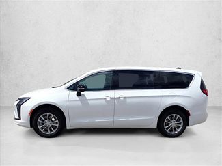 New 2027 Chrysler Pacifica Select AWD/4WD video 2