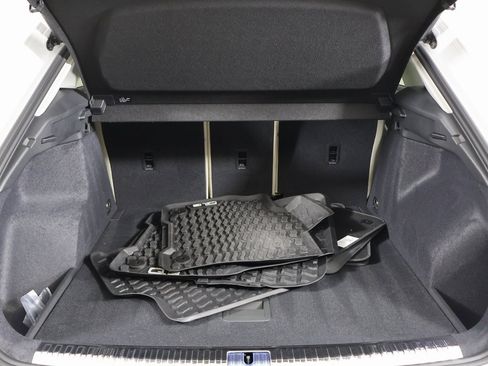 Used 2025 Audi Q3 2.0T Premium w/ Convenience Package image 16