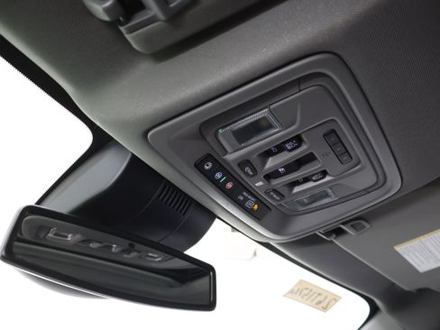 Used 2023 GMC Sierra 1500 Denali AWD/4WD image 12