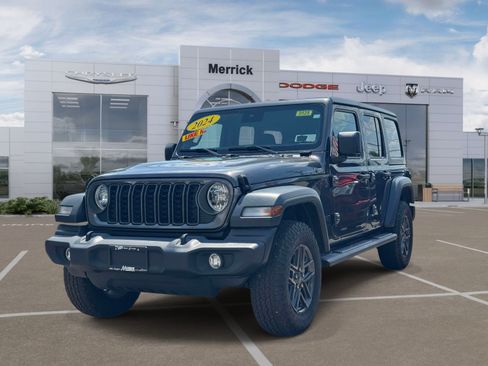 Used 2024 Jeep Wrangler Unlimited Sport AWD/4WD image 3