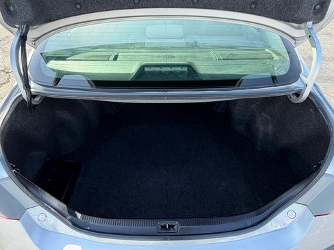 Used 2011 Toyota Camry SE FWD image 18