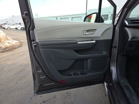 Used 2023 Toyota Sienna LE image 11