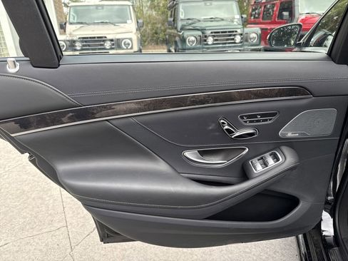 Used 2019 Mercedes-Benz S 560 Sedan image 27