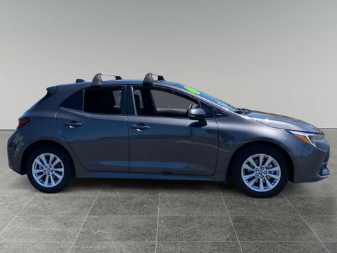 Used 2024 Toyota Corolla SE w/ SE Package FWD image 6