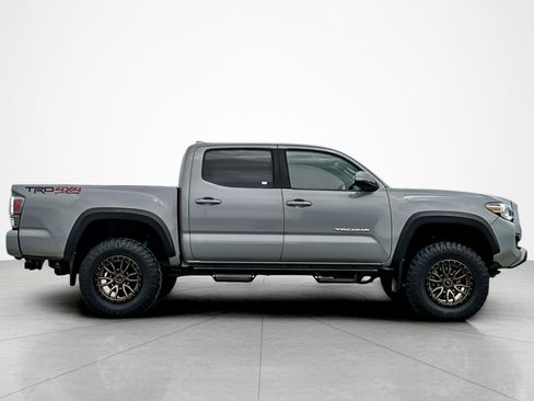 Used 2021 Toyota Tacoma TRD Off-Road w/ Technology Package AWD/4WD image 6