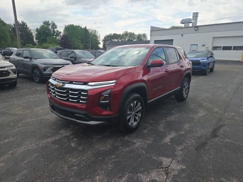 New 2026 Chevrolet Equinox LT w/ Convenience Package II FWD image 3