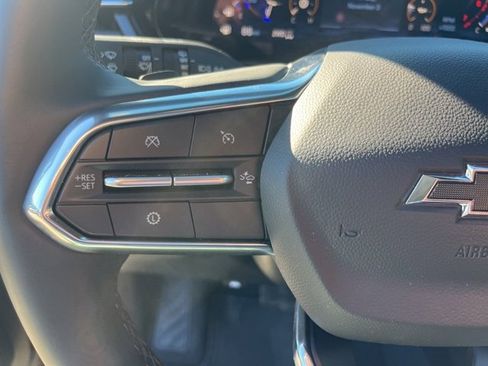 Used 2025 Chevrolet Suburban Z71 w/ Comfort Package image 18