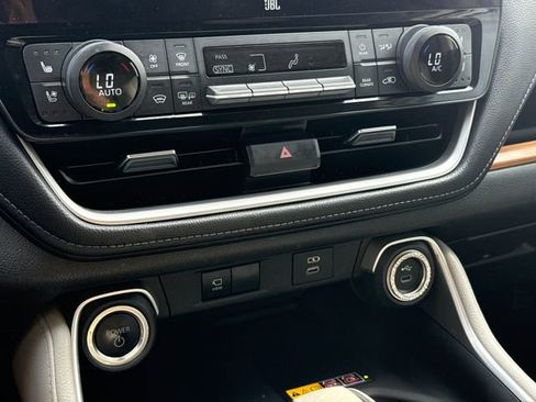 Used 2024 Toyota Grand Highlander AWD Hybrid image 29