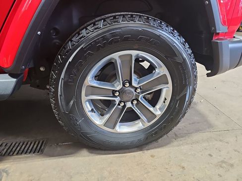 Used 2022 Jeep Wrangler Unlimited Sahara w/ Cold Weather Group image 33