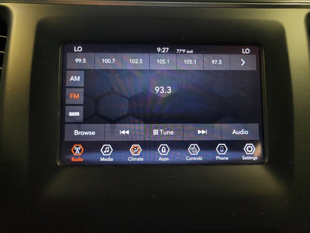 Used 2019 Jeep Cherokee Latitude Plus w/ Comfort/Convenience Group FWD image 25