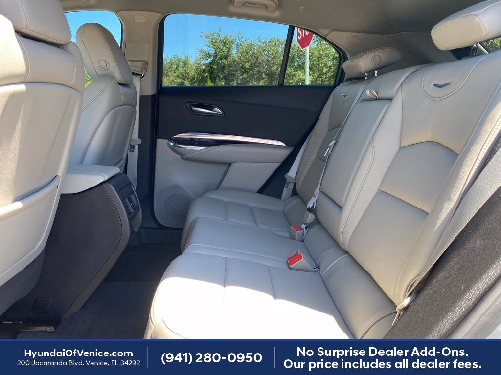 Used 2023 Cadillac XT4 Luxury FWD image 16