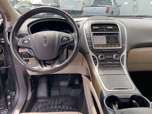 Used 2017 Lincoln MKX Reserve w/ Lincoln MKX Climate Package AWD/4WD image 13