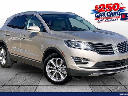 Used 2017 Lincoln MKC Select w/ Select Plus Package AWD/4WD image 2