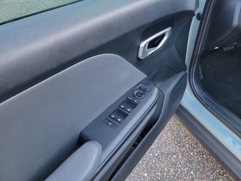 Used 2025 Kia K4 LXS FWD image 10