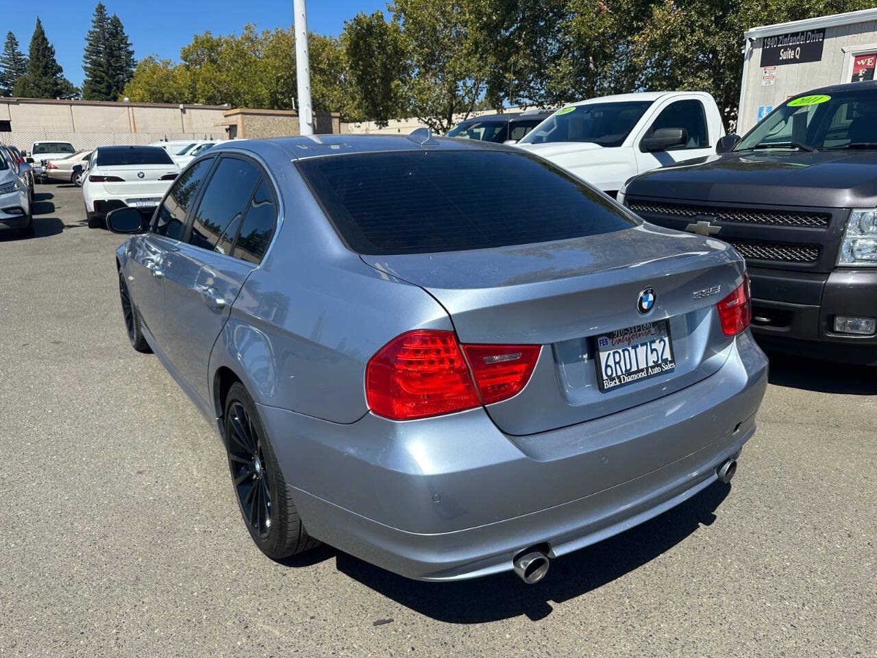 Used 2011 BMW 335i xDrive Sedan AWD/4WD image 6