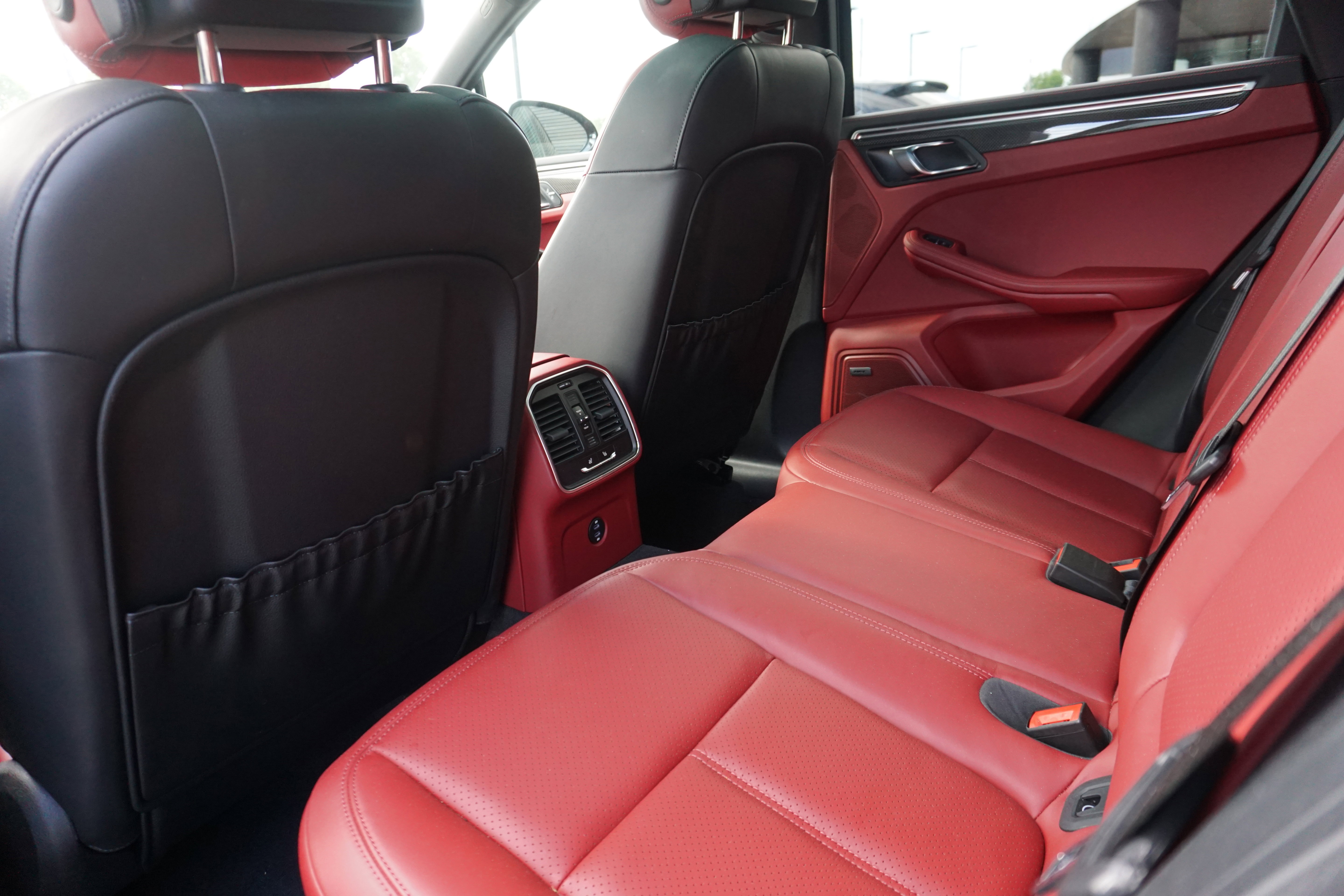 Certified 2023 Porsche Macan S AWD/4WD image 22