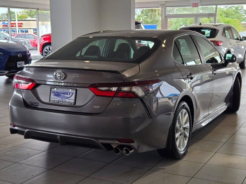 Used 2024 Toyota Camry SE FWD image 11