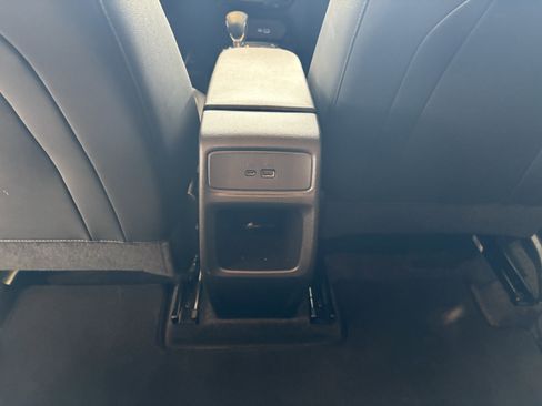 Used 2025 Chevrolet Trax LT w/ Sunroof Package image 22