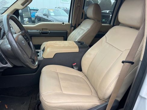 Used 2011 Ford F350 Lariat w/ Lariat Interior Pkg image 10