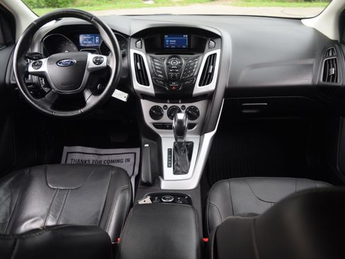 Used 2014 Ford Focus SE w/ Equipment Group 201A FWD image 8