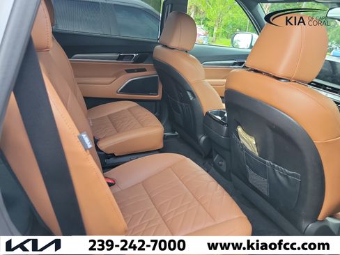 Used 2025 Kia Telluride AWD image 10