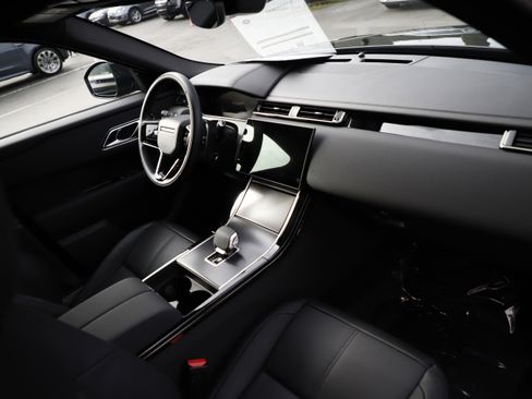 Certified 2026 Land Rover Range Rover Velar Dynamic SE image 9