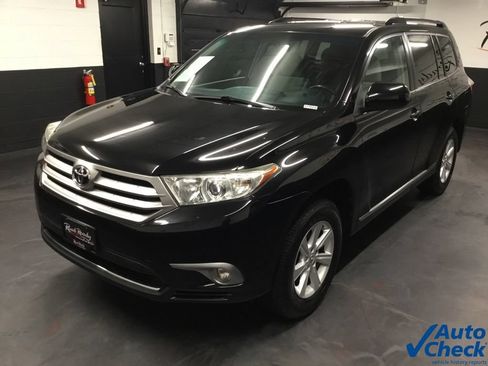 Used 2013 Toyota Highlander Plus AWD/4WD image 6