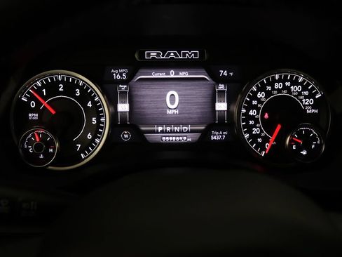 Used 2020 RAM 1500 Laramie AWD/4WD image 3